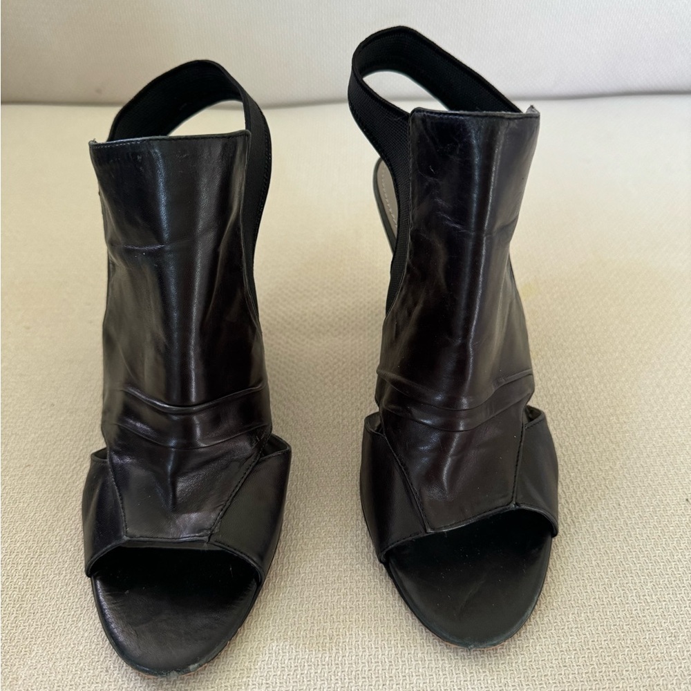 vince camuto black leather wedge sandals size 8